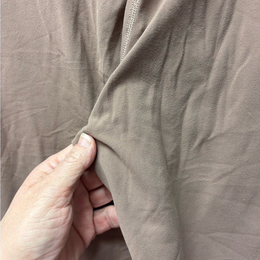 lululemon athletica Wide Leg Cropped Pants in Tan Size 6 - Picture 8 of 8